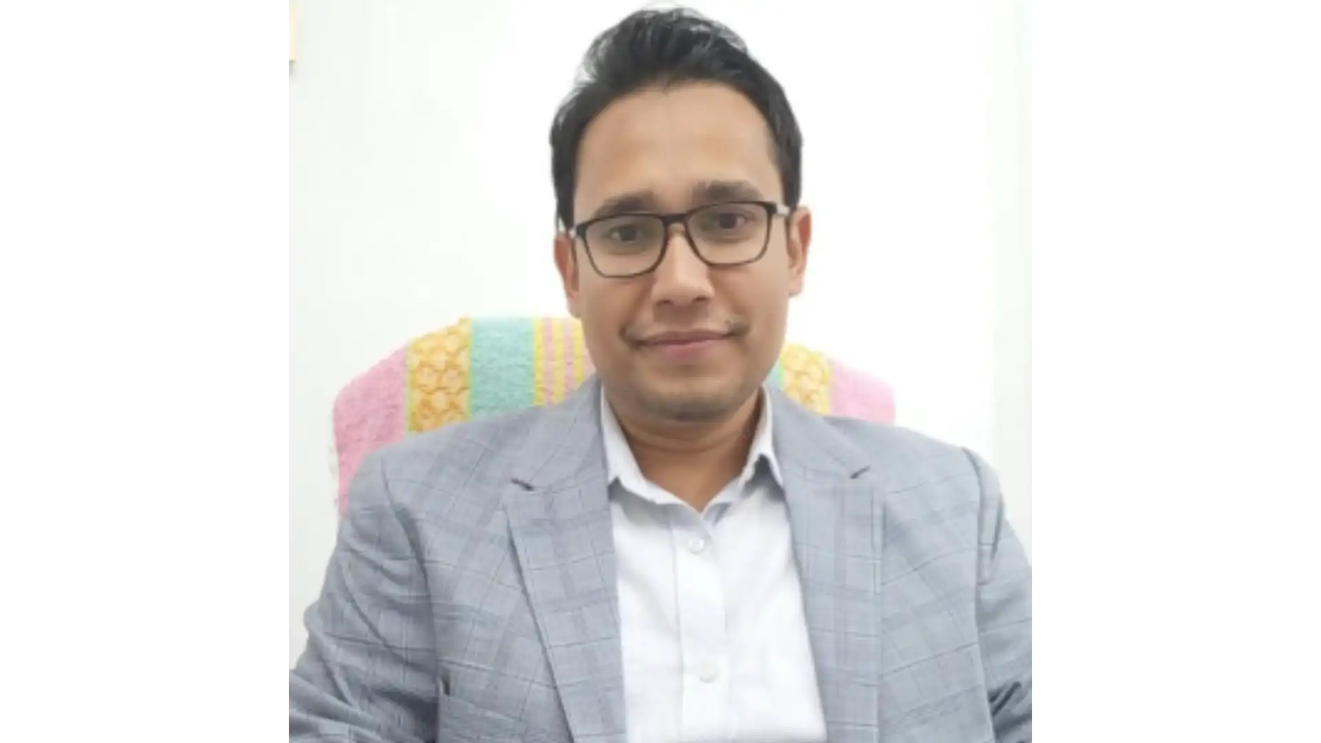 Dr Ahmad Ullah MBBS, MS(Urology) Phase B, BCS(Health) Resident Bangabandhu Sheikh Mujib Medical University (BSMMU), Dhaka. BMDC Reg No: A-79120